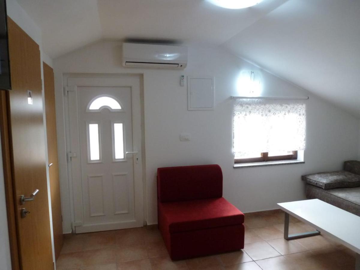 Veronika Apartman Nin